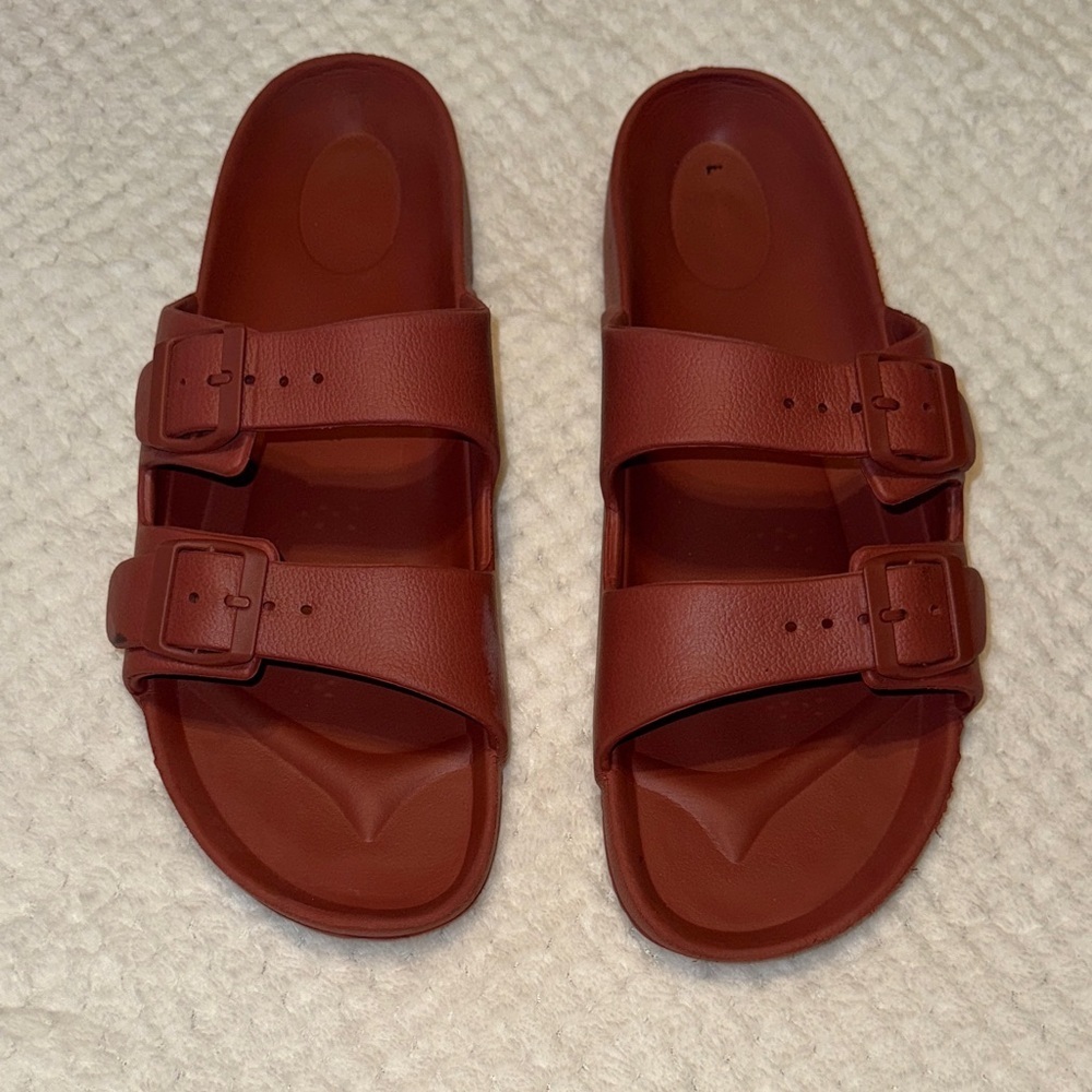 🩴 Express Rubber Slide Sandals – shade of Red, Size 12